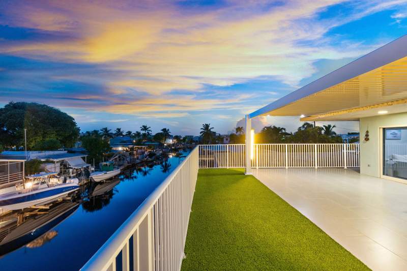 3 bedroom Single Family Residence at 1007 Hialeah Lane, Cross Key Waterways (103.0), Key Largo — photo 2