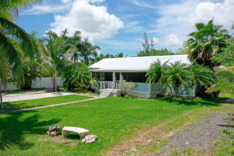 3 bedroom Single Family Residence at 19421 Canal Drive, Perez Sub (19.5), Sugarloaf Key — photo 4