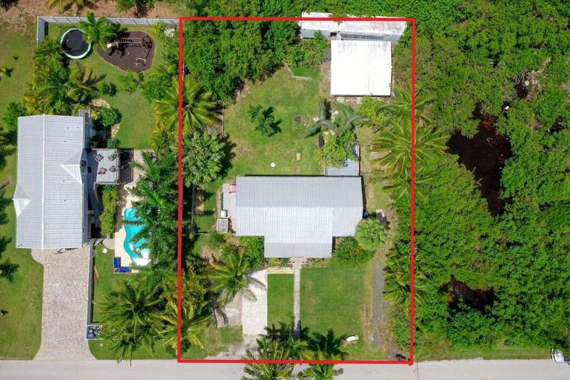 3 bedroom Single Family Residence at 19421 Canal Drive, Perez Sub (19.5), Sugarloaf Key — photo 3