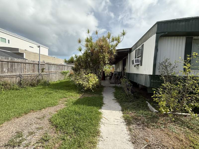 2 bedroom Mobile Home at 32C 10Th Avenue, Lincoln Gard. No. 2 (5.0), Stock Island — photo 4