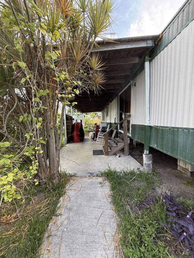 2 bedroom Mobile Home at 32C 10Th Avenue, Lincoln Gard. No. 2 (5.0), Stock Island — photo 3
