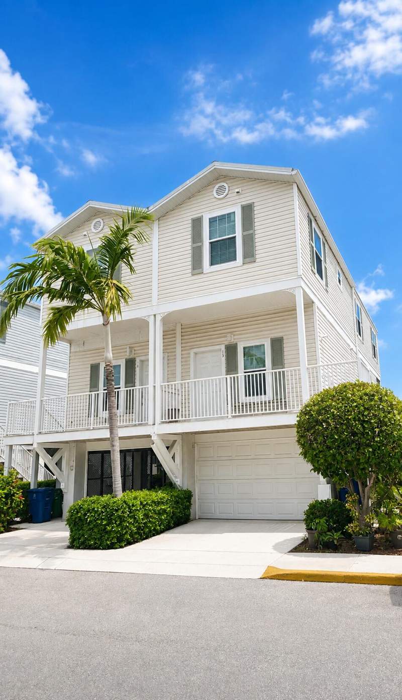 3 bedroom Townhouse at 5030 5Th Avenue #13, Maloney Sub (5.0), Stock Island — photo 2