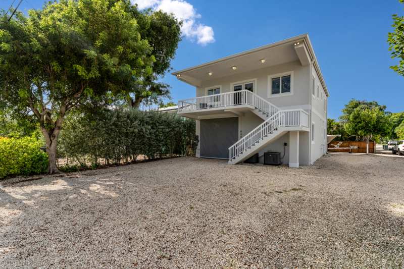5 bedroom Single Family Residence at 646 Cabrera Street, S Creek Village (103.0), Key Largo — photo 1