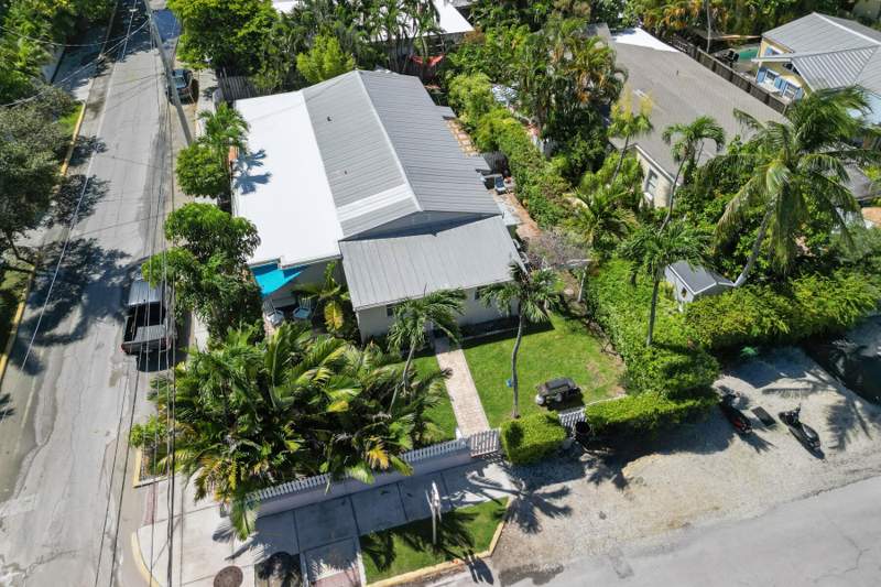 2 bedroom Condominium at 1332 Seminary Street #103, Tropical Bldt & Investment Co Sub (2.0), Key West — photo 3