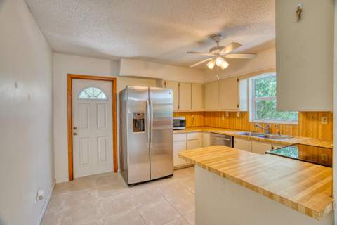 207 Hibiscus Street, Plantation Key FL - photo 16 of 42