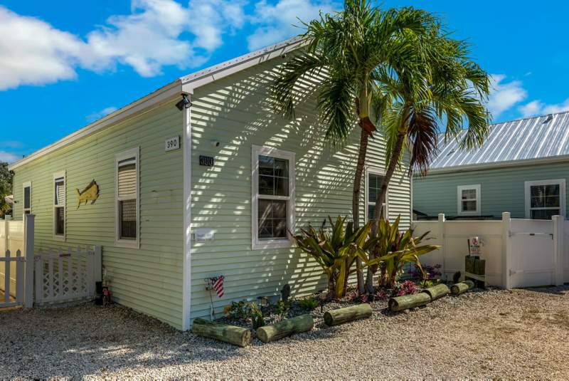 3 bedroom Single Family Residence at 390 25Th Street Ocean, Sombrero Sub (49.5), Marathon — photo 2