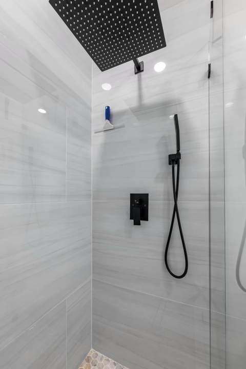 390 25Th Street Ocean, Marathon FL - photo 17 of 50