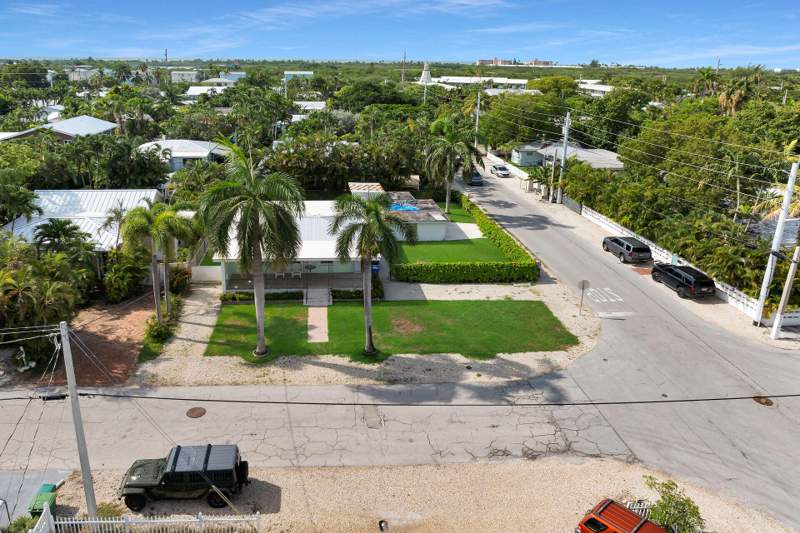 2 bedroom Single Family Residence at 2804 Harris Avenue, Lime Grove (3.0), Key West — photo 5