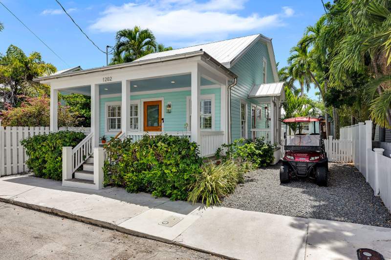 4 bedroom Single Family Residence at 1202 Royal Street, Investment Co Sub (1.0), Key West — photo 4
