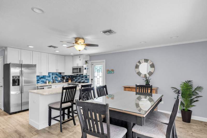 3 bedroom Half Duplex at 370 11Th Street, Key Colony Bch 1st Addn Amd Plat (53.5), Key Colony — photo 4