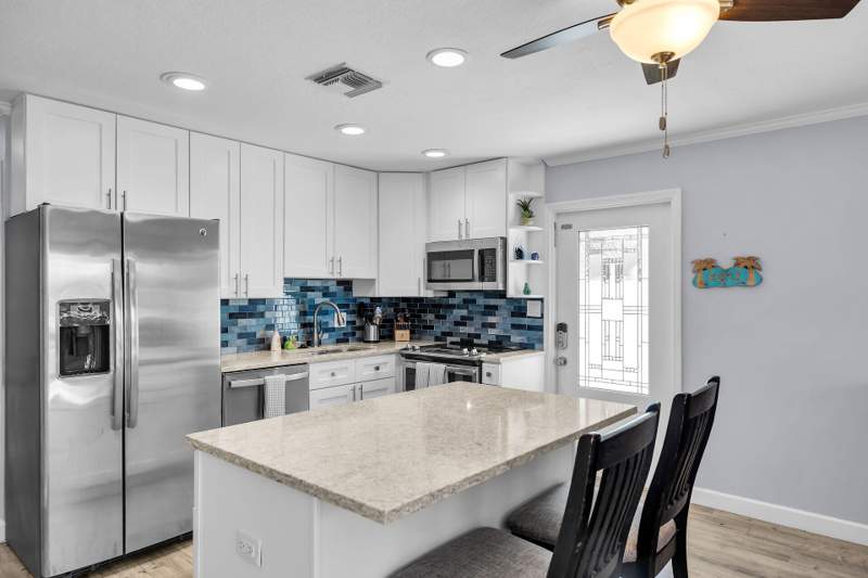 3 bedroom Half Duplex at 370 11Th Street, Key Colony Bch 1st Addn Amd Plat (53.5), Key Colony — photo 5