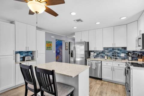370 11Th Street, Key Colony FL - photo 6 of 42