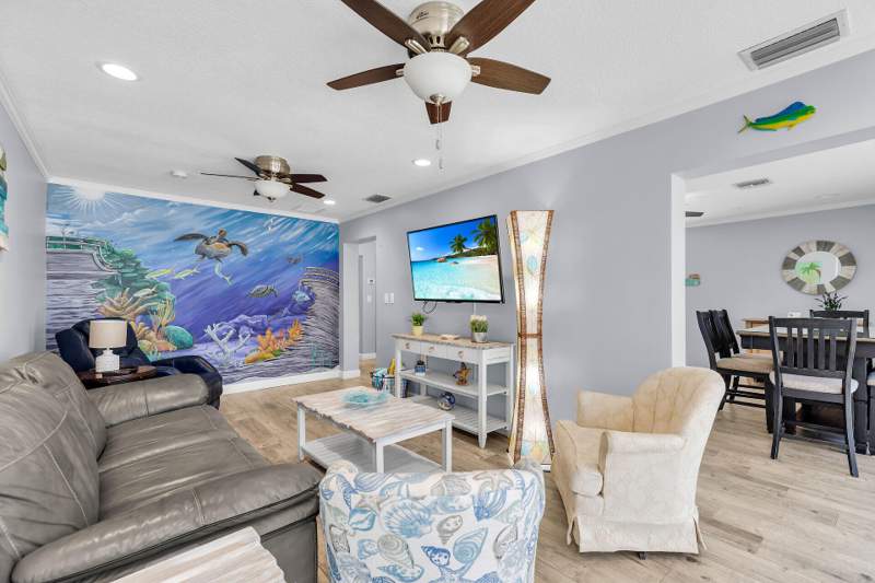 3 bedroom Half Duplex at 370 11Th Street, Key Colony Bch 1st Addn Amd Plat (53.5), Key Colony — photo 2