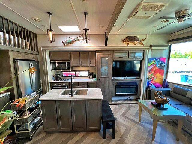 2 bedroom Mobile Home at 325 Calusa Street #475, Calusa Campground (101.5), Key Largo — photo 2