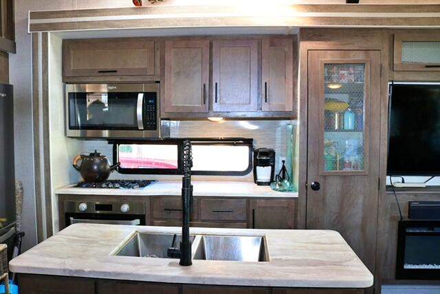 2 bedroom Mobile Home at 325 Calusa Street #475, Calusa Campground (101.5), Key Largo — photo 3
