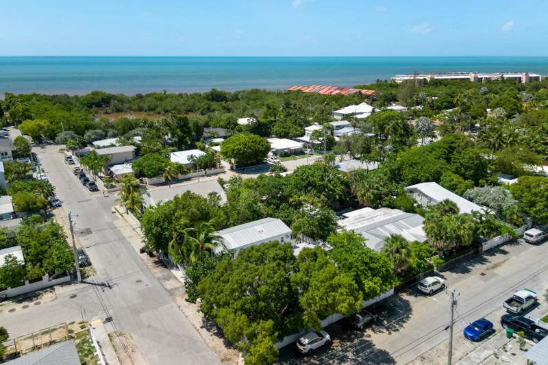 5 bedroom Single Family Residence at 1724 Rose Street, Pearlmans Subd (2.0), Key West — photo 4