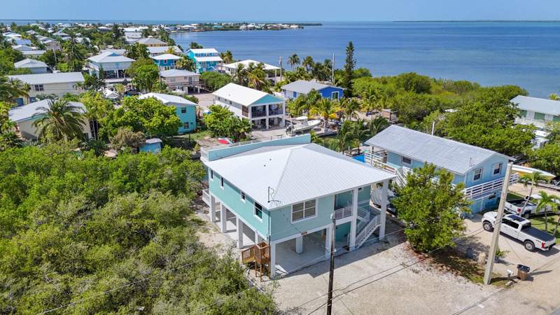 3 bedroom Single Family Residence at 22970 Gasparilla Lane, Cutthroat Harbor Est (23.0), Cudjoe Key — photo 3
