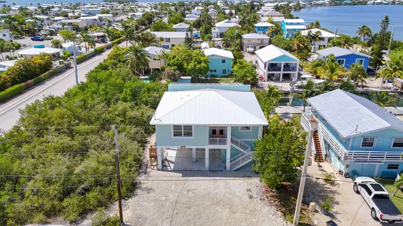 3 bedroom Single Family Residence at 22970 Gasparilla Lane, Cutthroat Harbor Est (23.0), Cudjoe Key — photo 4