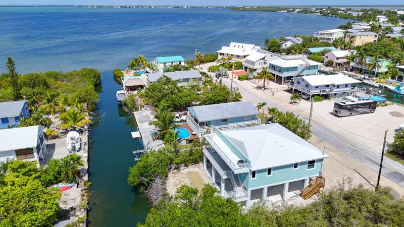 3 bedroom Single Family Residence at 22970 Gasparilla Lane, Cutthroat Harbor Est (23.0), Cudjoe Key — photo 1
