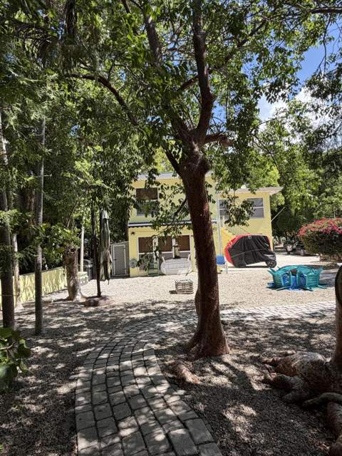 140 S Bay Harbor Drive, Key Largo FL - photo 10 of 22