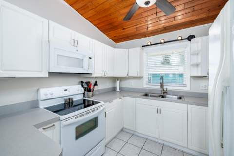29038 Violet Drive, Big Pine Key FL - photo 20 of 55