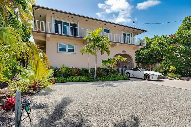 3 bedroom Single Family Residence at 364 E Seaview Drive, Yacht Club Island (61.0), Duck Key — photo 2