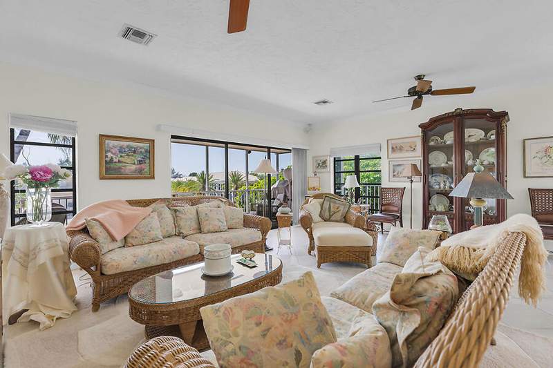 3 bedroom Single Family Residence at 364 E Seaview Drive, Yacht Club Island (61.0), Duck Key — photo 5
