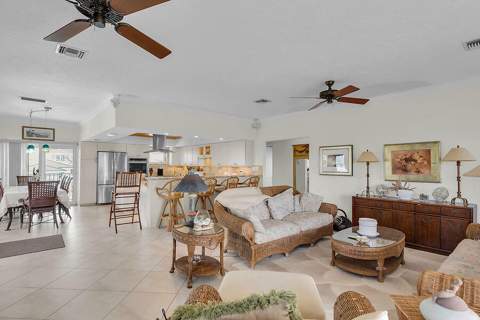 364 E Seaview Drive, Duck Key FL - photo 15 of 55
