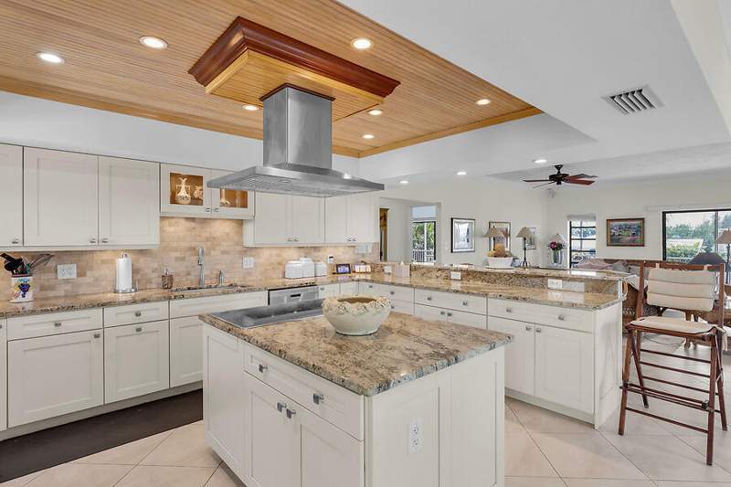 3 bedroom Single Family Residence at 364 E Seaview Drive, Yacht Club Island (61.0), Duck Key — photo 4