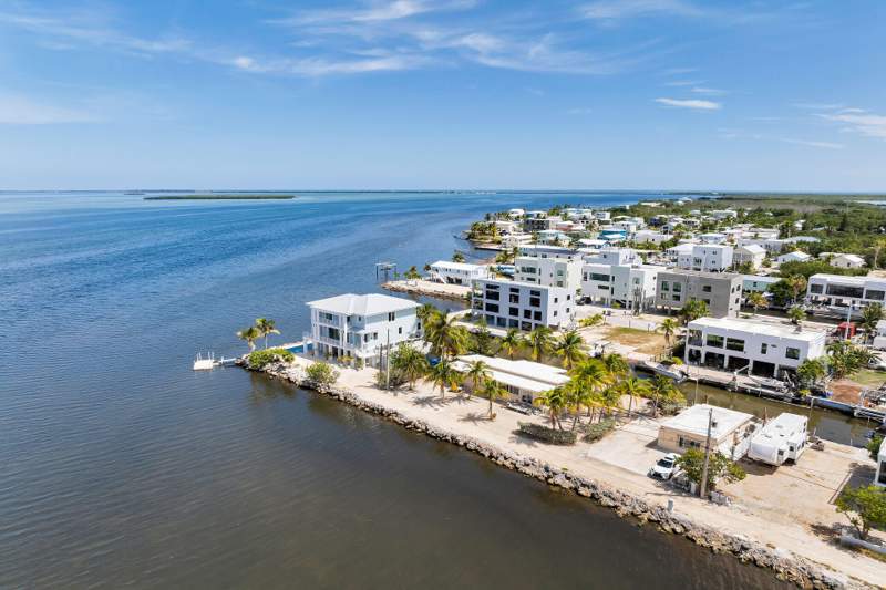 2 bedroom Mobile Home at 31364 Avenue J, Sands Sub (31.0), Big Pine Key — photo 4