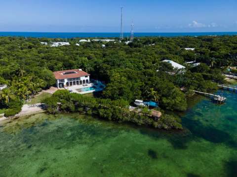 350 Buttonwood Bight Lane, home for sale in Plantation Key 33070
