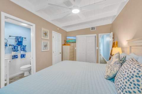441 10th Street, Key Colony FL - photo 10 of 32