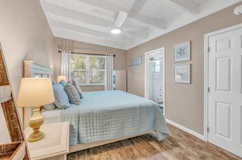 441 10th Street, Key Colony FL - photo 11 of 32