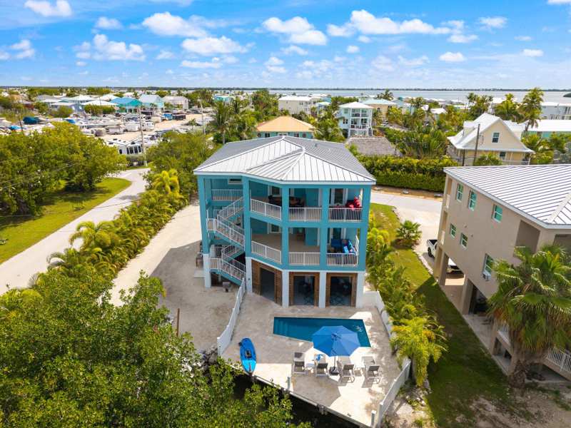 4 bedroom Single Family Residence at 1106 Thatch Lane, Cutthroat Harbor Est (23.0), Cudjoe Key — photo 1