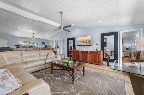 581 12Th Street, Key Colony FL - photo 11 of 49