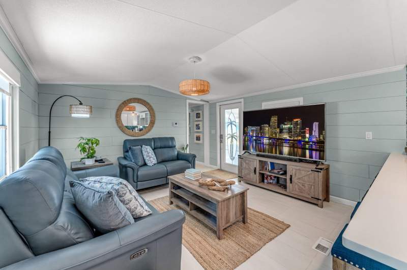 2 bedroom Mobile Home at 347 King Avenue, Key Largo Mob Homesites (104.5), Key Largo — photo 5
