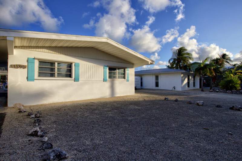 3 bedroom Single Family Residence at 11295 6Th Avenue Gulf, Key Colony Sub (53.0), Marathon — photo 2