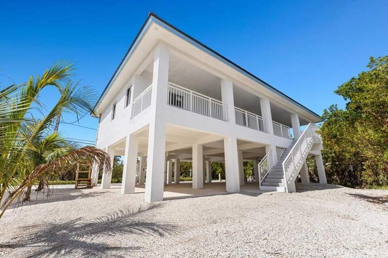 4 bedroom Single Family Residence at 31441 Avenue F, Sands Sub (31.0), Big Pine Key — photo 2