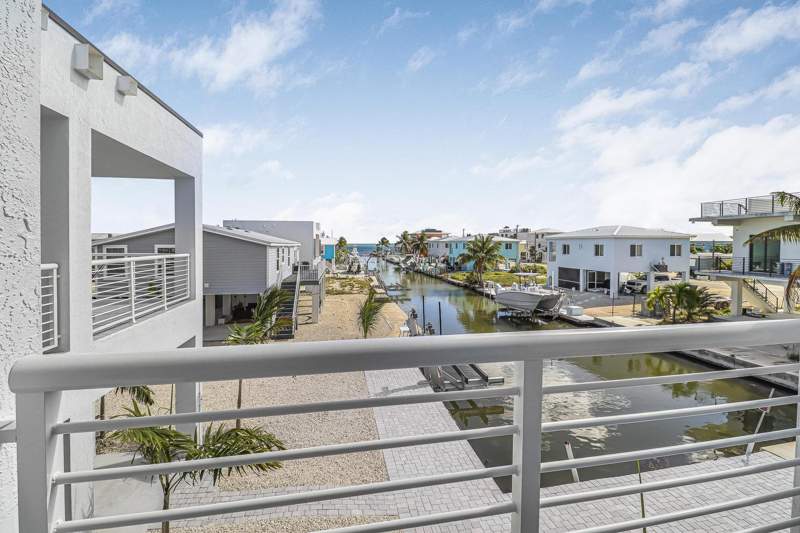 3 bedroom Single Family Residence at 31450 Avenue G, Ross Haven (31.0), Big Pine Key — photo 2