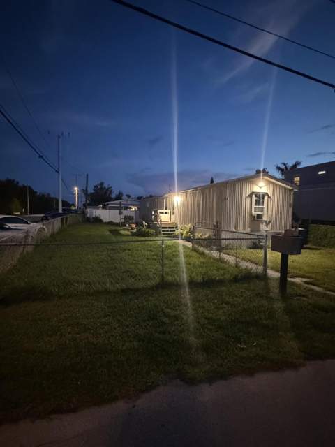 25D 10th Avenue, Stock Island FL - photo 7 of 26