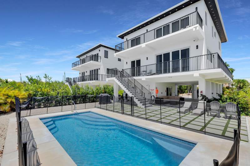 8 bedroom Single Family Residence at 835 & 837 Copa D Oro, Flamingo Island (49.5), Marathon — photo 2