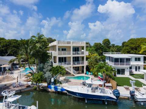 148 Riviera Drive, home for sale in Plantation Key 33070
