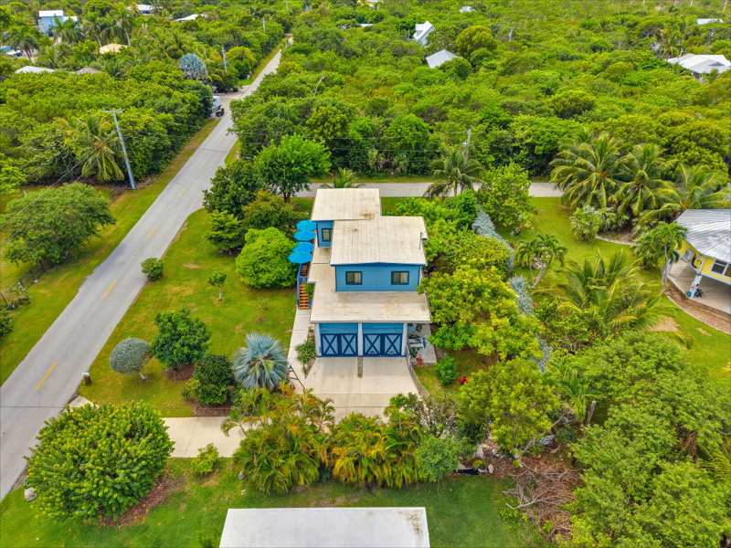 4 bedroom Single Family Residence at 1160 Avenue A, Palm Villa (30.5), Big Pine Key — photo 1