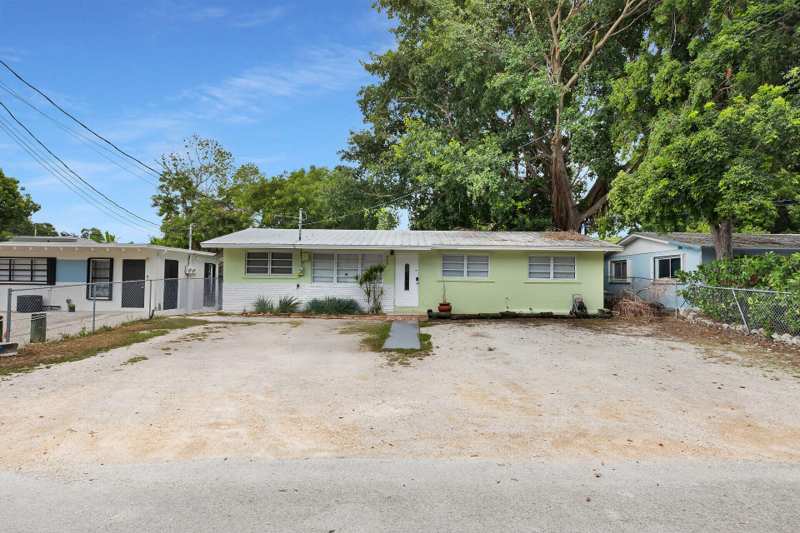 4 bedroom Single Family Residence at 664 Colson Drive, Twin Lakes (103.0), Key Largo — photo 1