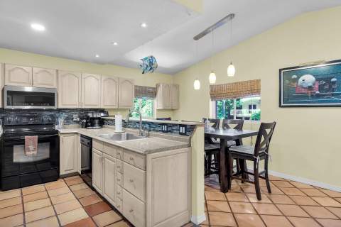 323 Bay view Avenue, Key Largo FL - photo 10 of 67