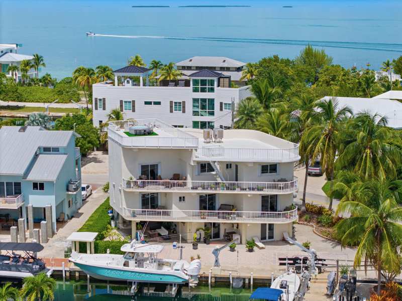 4 bedroom Single Family Residence at 101 Buena Vista Court, Port Antigua (74.5), Lower Matecumbe — photo 1