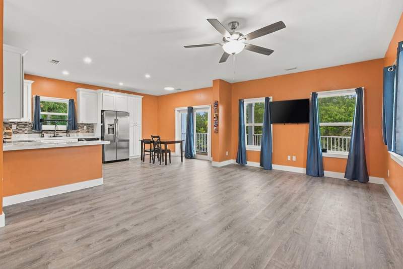 3 bedroom Single Family Residence at 31169 Avenue G, Sands Sub (31.0), Big Pine Key — photo 2