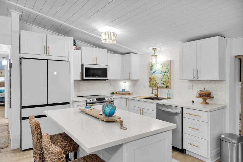 3 bedroom Single Family Residence at 970 95th Street Ocean, Buttonwood Acres (52.0), Marathon — photo 3