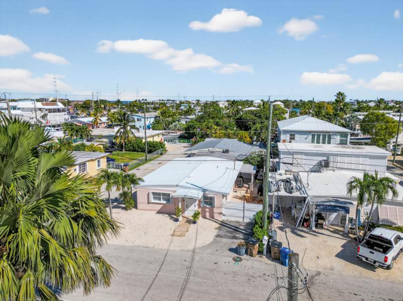 2 bedroom Single Family Residence at 11405 3Rd Avenue Ocean, Little Venice (53.0), Marathon — photo 4