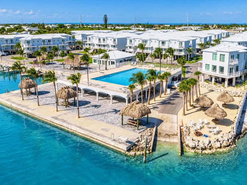 1 bedroom Condominium at 10877 Overseas Highway #31, Ocean Isles Fishing (52.5), Marathon — photo 2